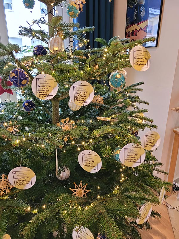 Der Weihnachtswunschbaum im Maria-Seltmann-Haus